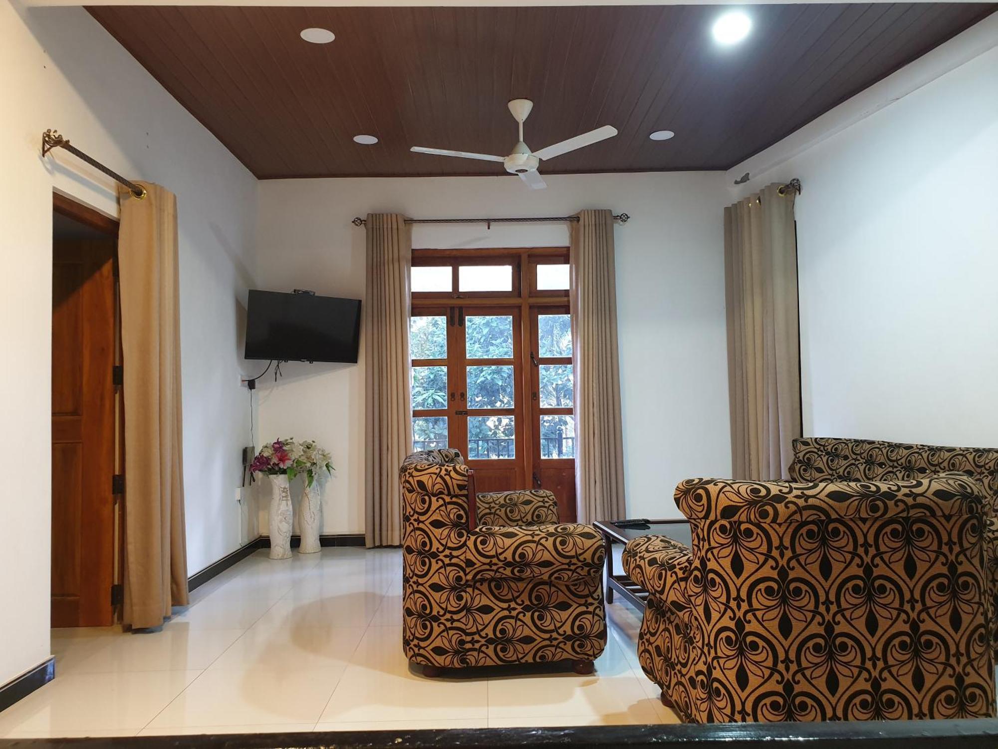 Enara Luxury Stay Katugastota ภายนอก รูปภาพ